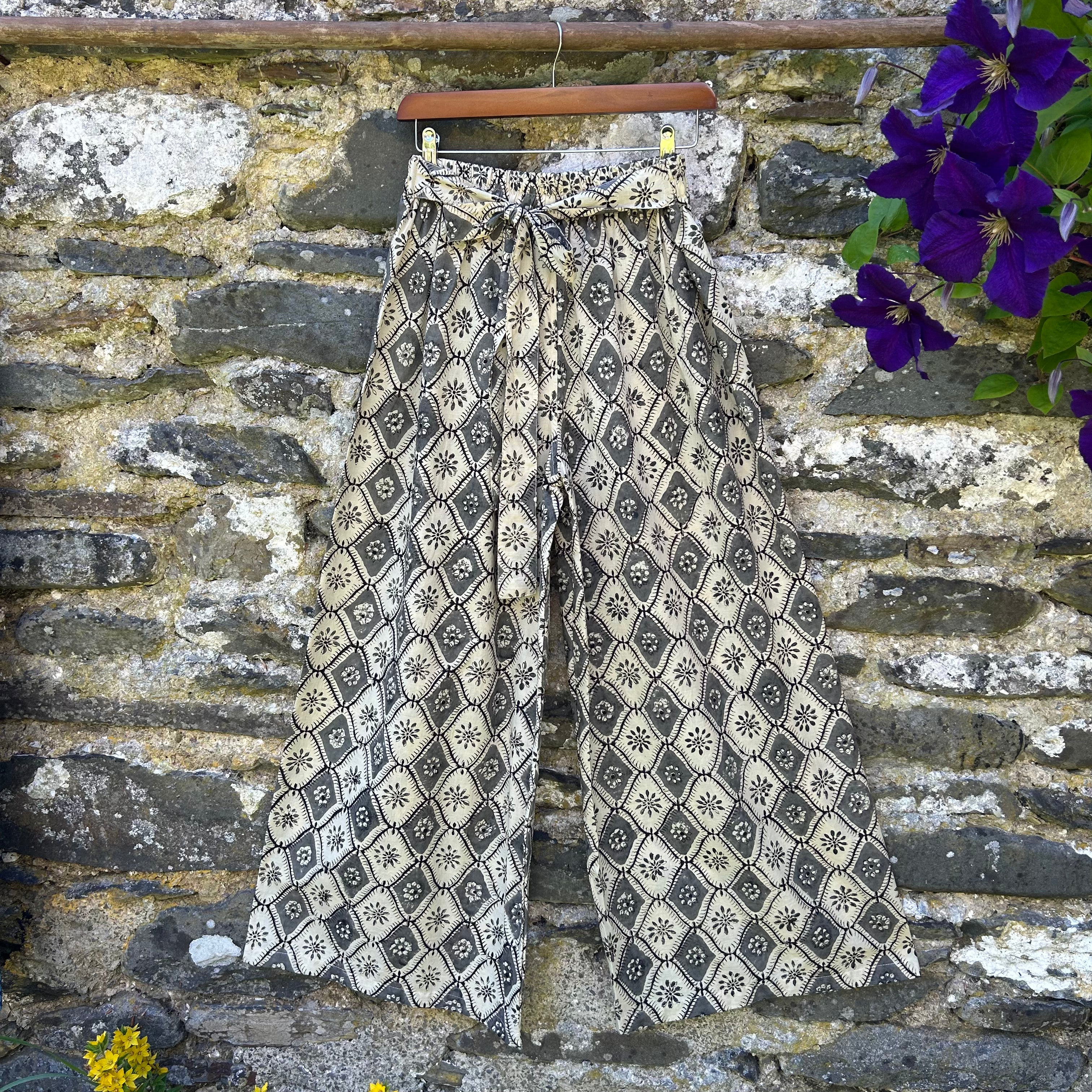 Sanganer Trousers – Stone Lattice